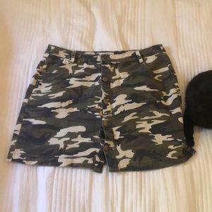 LE LIS Camo Skirt